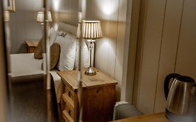 No 1 Hotel